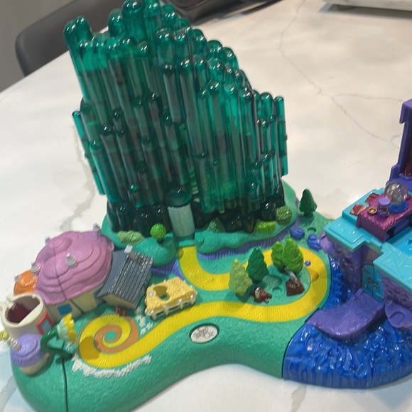 2001 Turner Entertainment Pre-Owned Wizard of Oz Castle Polly Pocket Castle - Picture 7 of 11
